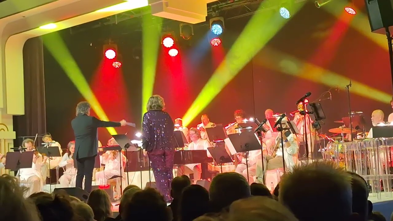 Concert Max orkest in Ede 12 november 2025 Francis van Broekhuijzen zingt 
