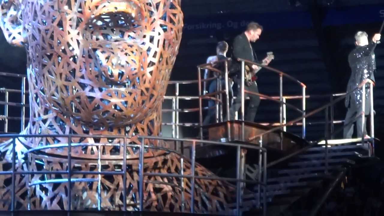 ROBBIE WILLIAMS - Bodies - Stavanger 25/08/2013