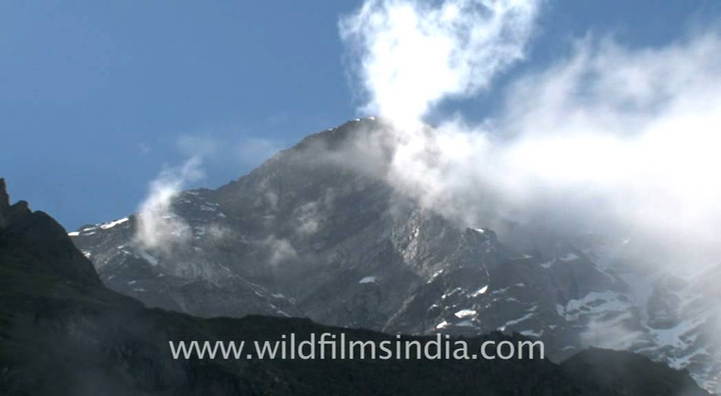 Monsoon clouds swirl over Garhwal's high peaks!