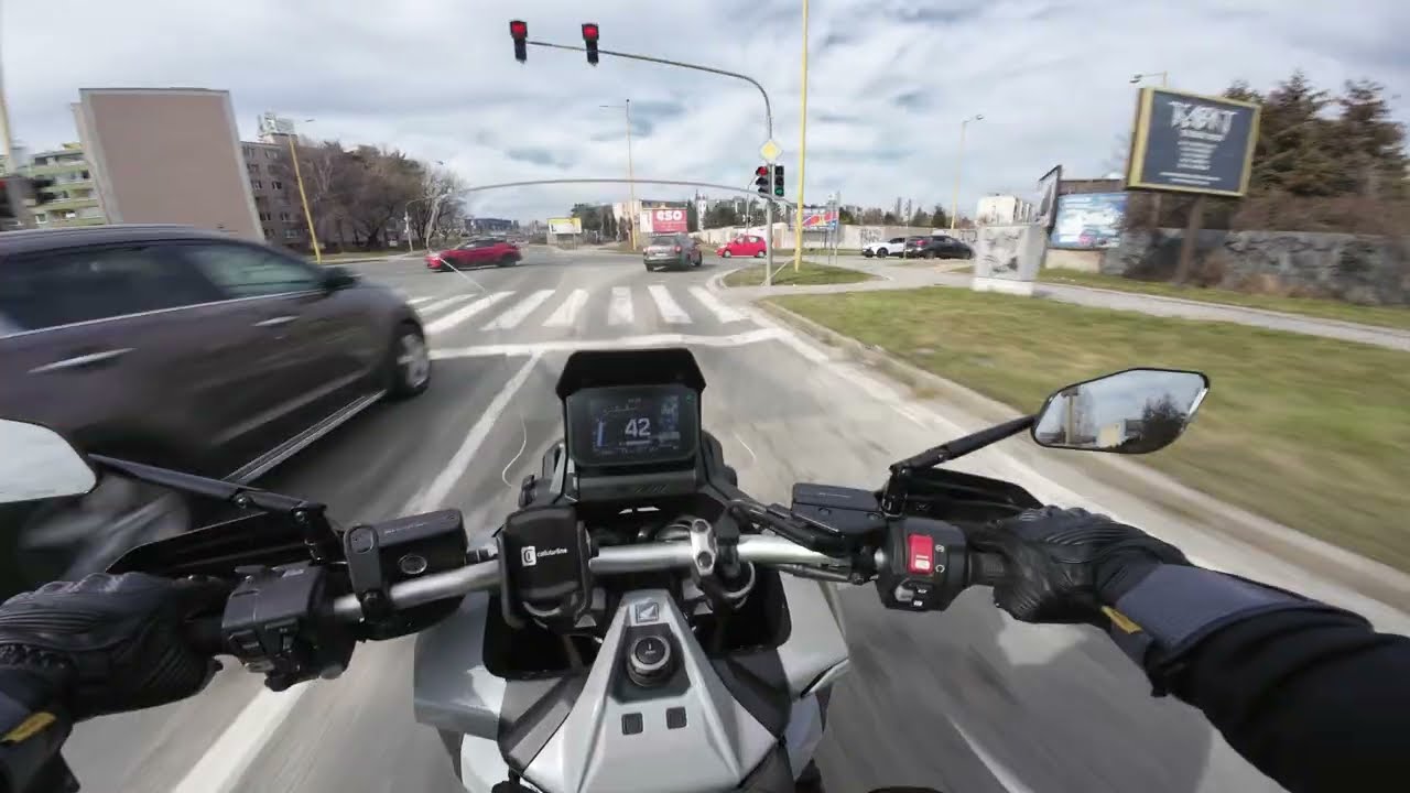 Honda X-ADV 750 sunday city ride [SC-Project]