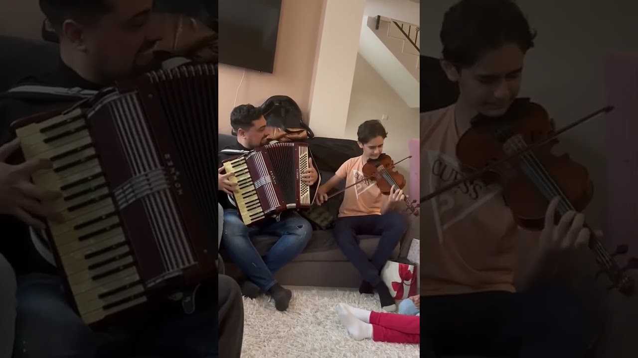 Samy acordeon si Ianis Mihalache.