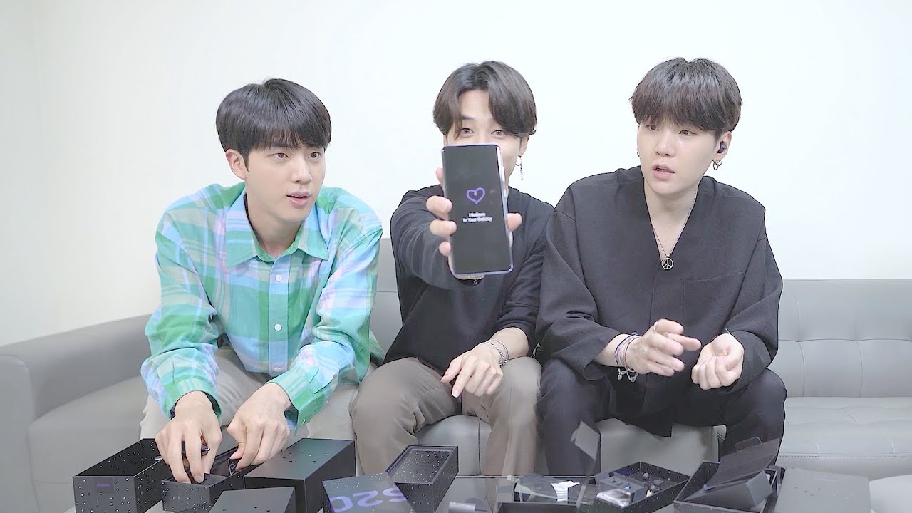 BTS Unboxes the Samsung Galaxy S20+ 5G BTS Edition