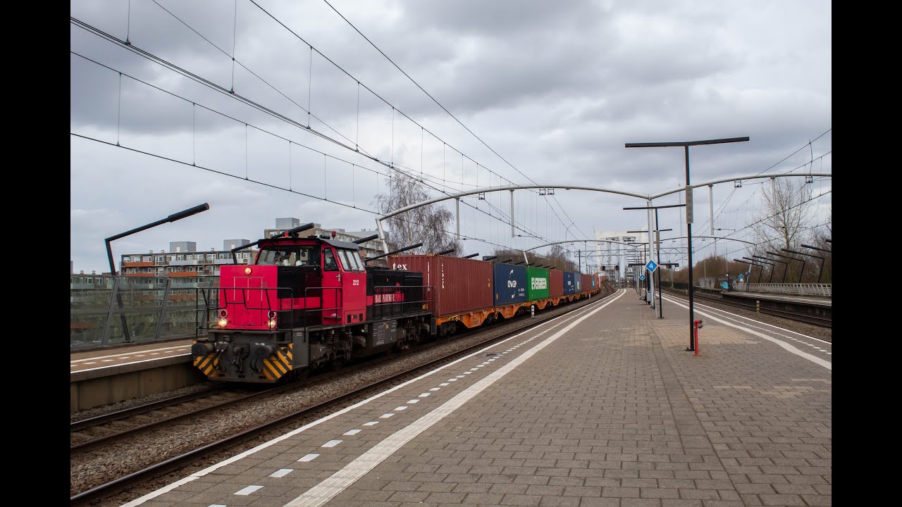 Independent Rail Partner 2212 met containertrein in Zwijndrecht