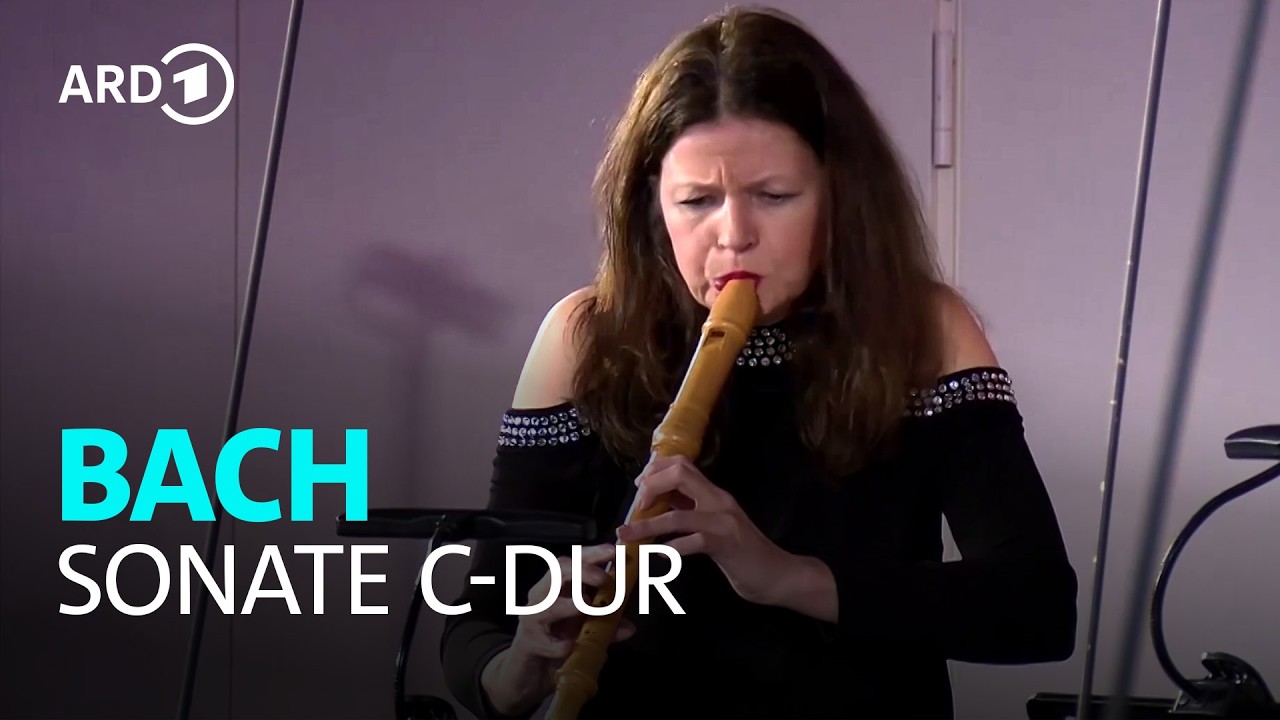 J.S. Bach: Sonate C-Dur BWV 529, 1. Satz | Dorothee Oberlinger & Meret Lüthi | BR-KLASSIK