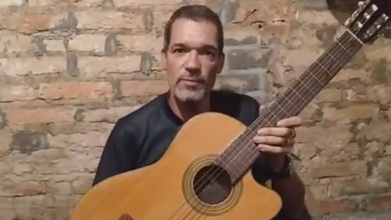 Violão, Guitarra ou Baixo? Inácio Cavallieri te ajuda a escolher.