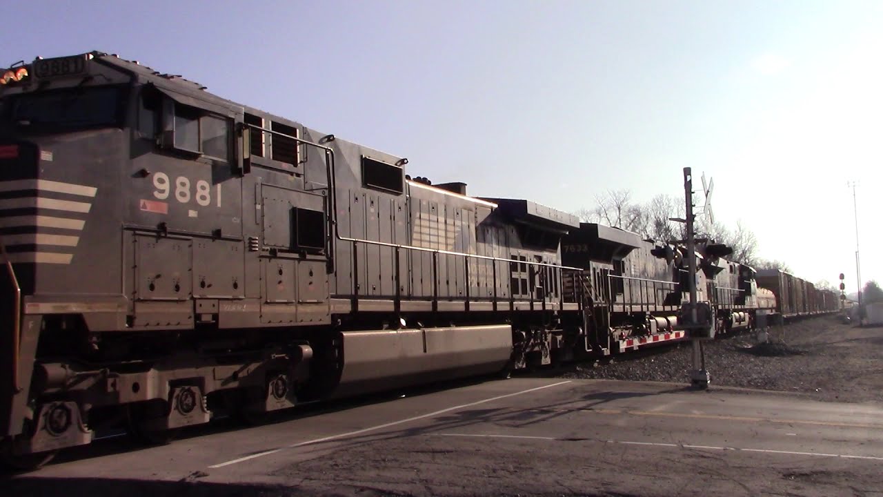 NORFOLK SOUTHERN GE D9-44CW Northbound Mix Freight