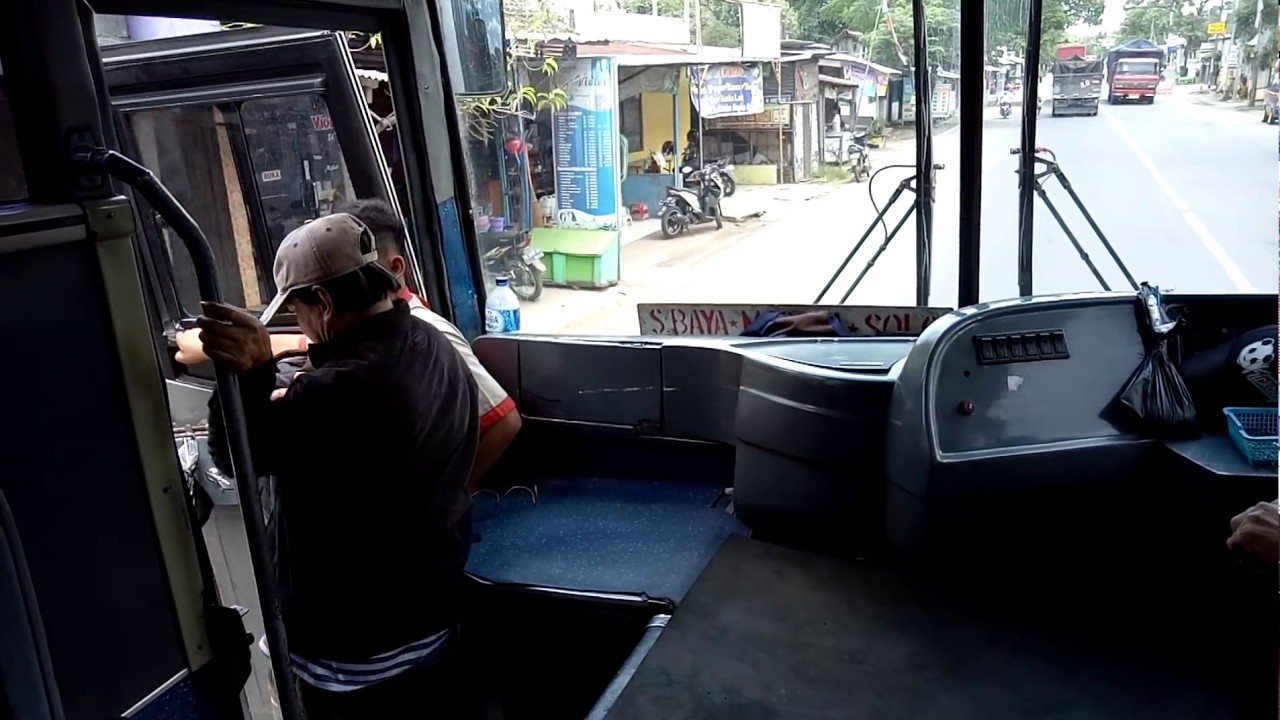 AKSI SUPIR BIS MIRA NEKAT