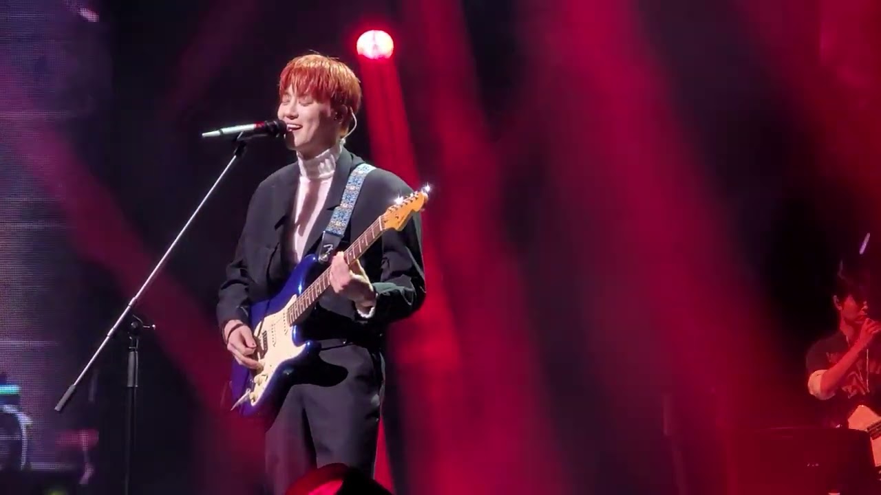 [Fancam 직캠] 250930 Suho 수호 - Light The Fire - The Moment: Live on Melon