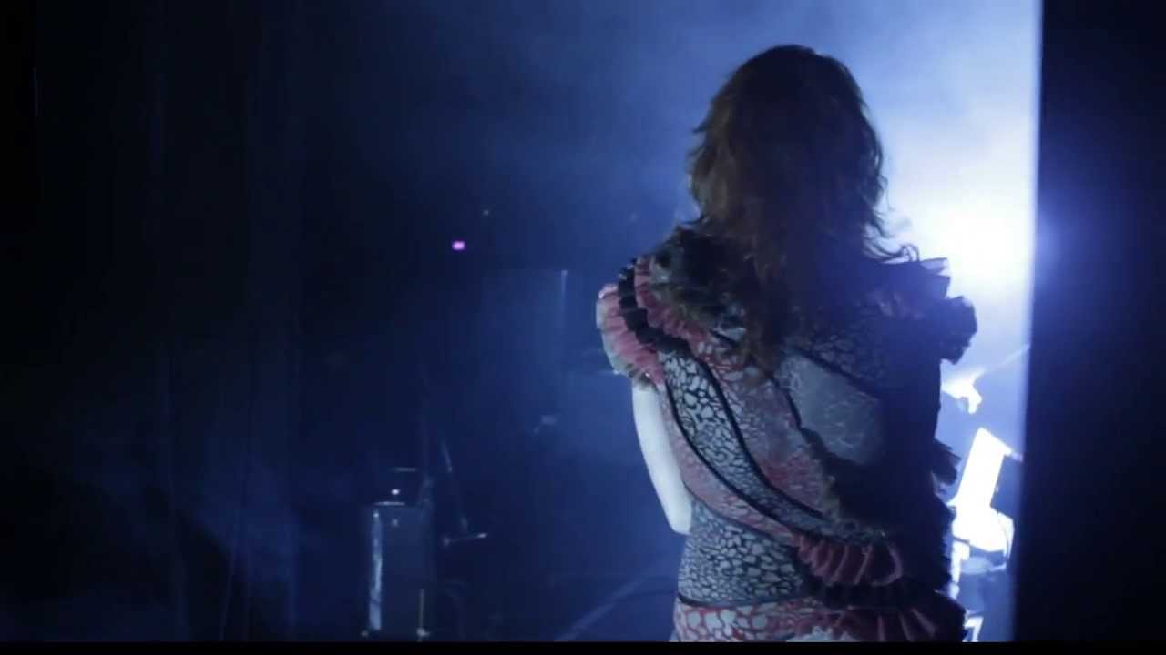 73 Rotações - Karina Buhr interpreta 