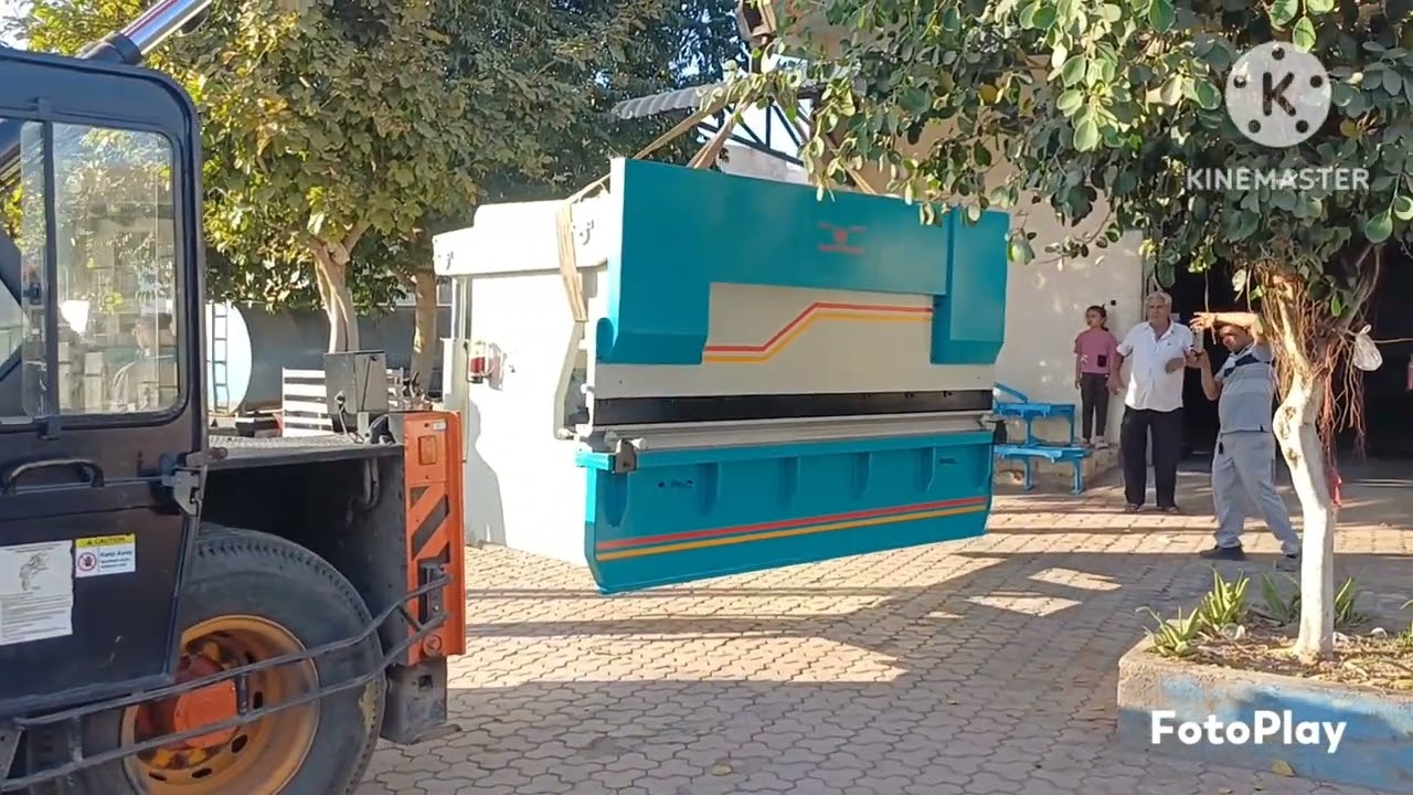 Haydroulic Bending press brek machine    JSV Haydroulic &Engineering Lodhika Mo. 97245 83688