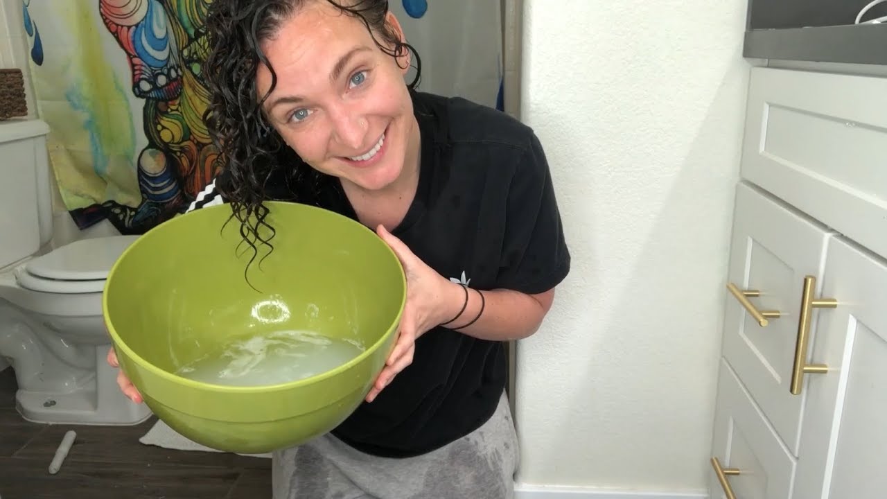 Hydrate frizzy curly Hair with Bowl Method