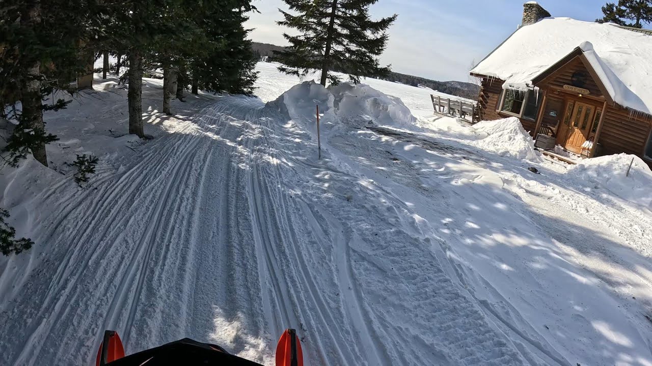 Snowmobiling in Pittsburg NH