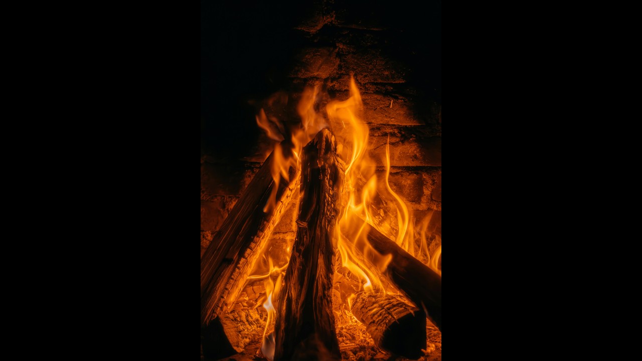 장작 타는 소리 🔥 따뜻한 벽난로 불멍 | 깊은 수면 · 힐링 · 집중용 백색소음 (30분)