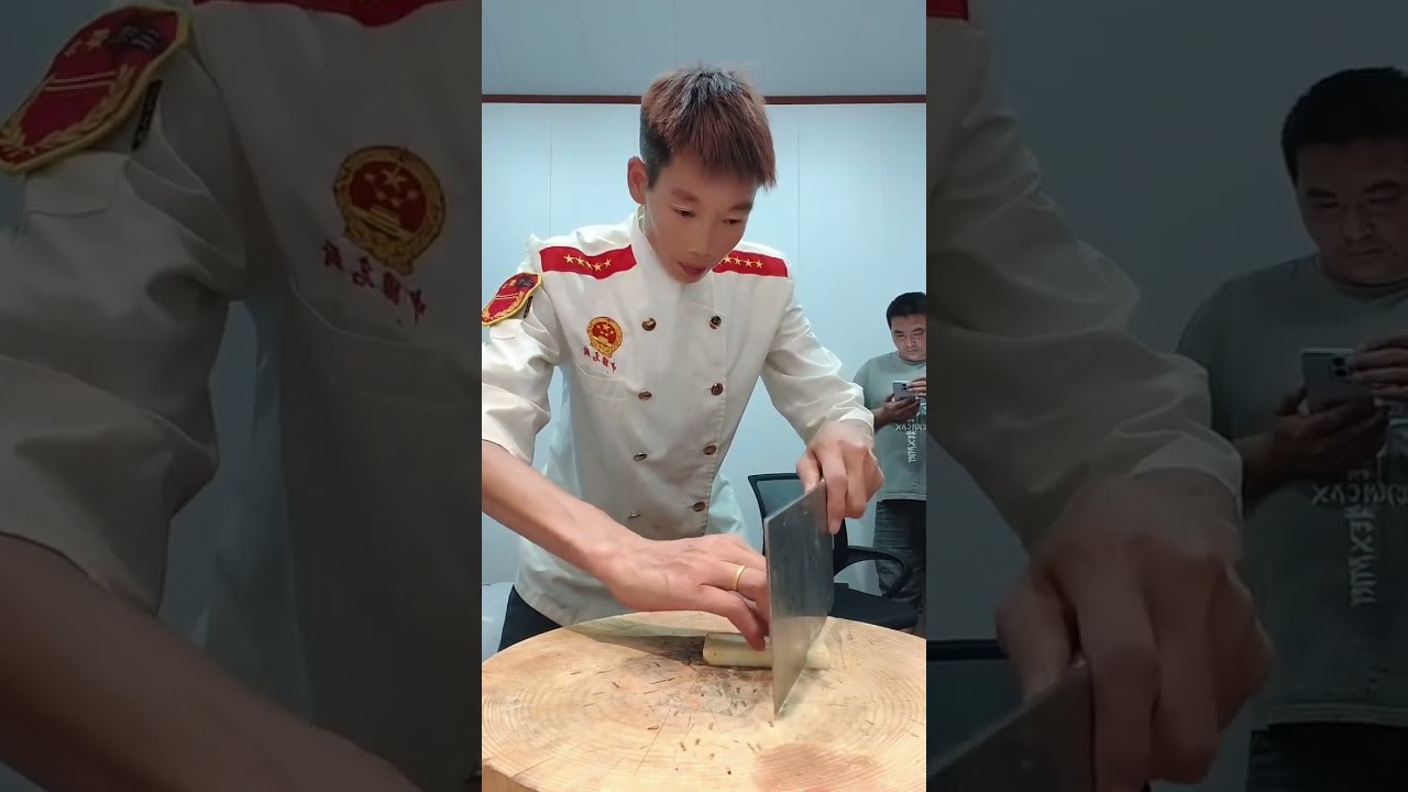 Amazing Fruit Cutting Skills - Fruit Master of China!