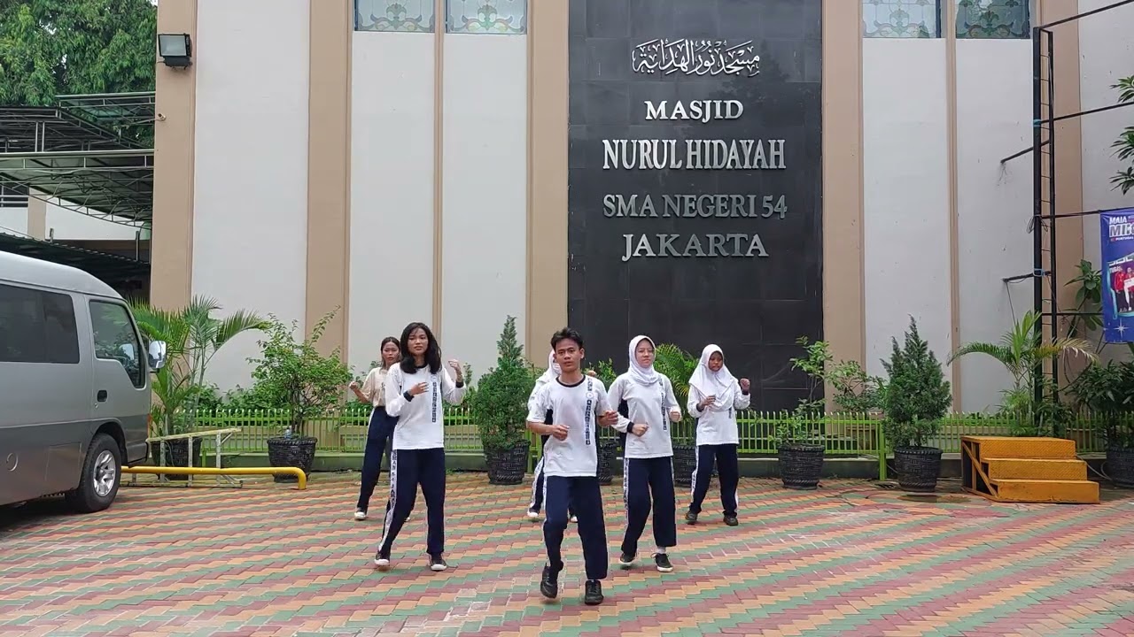 Senam Irama X F Kelompok 6 SMAN 54 Jakarta - Upin Ipin, Move it