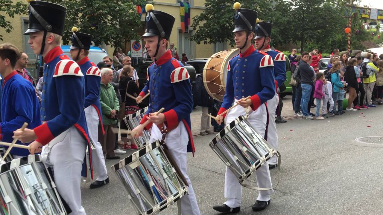 Freischaren Seengen 2016 Umzug Tambourenverein Lenzburg