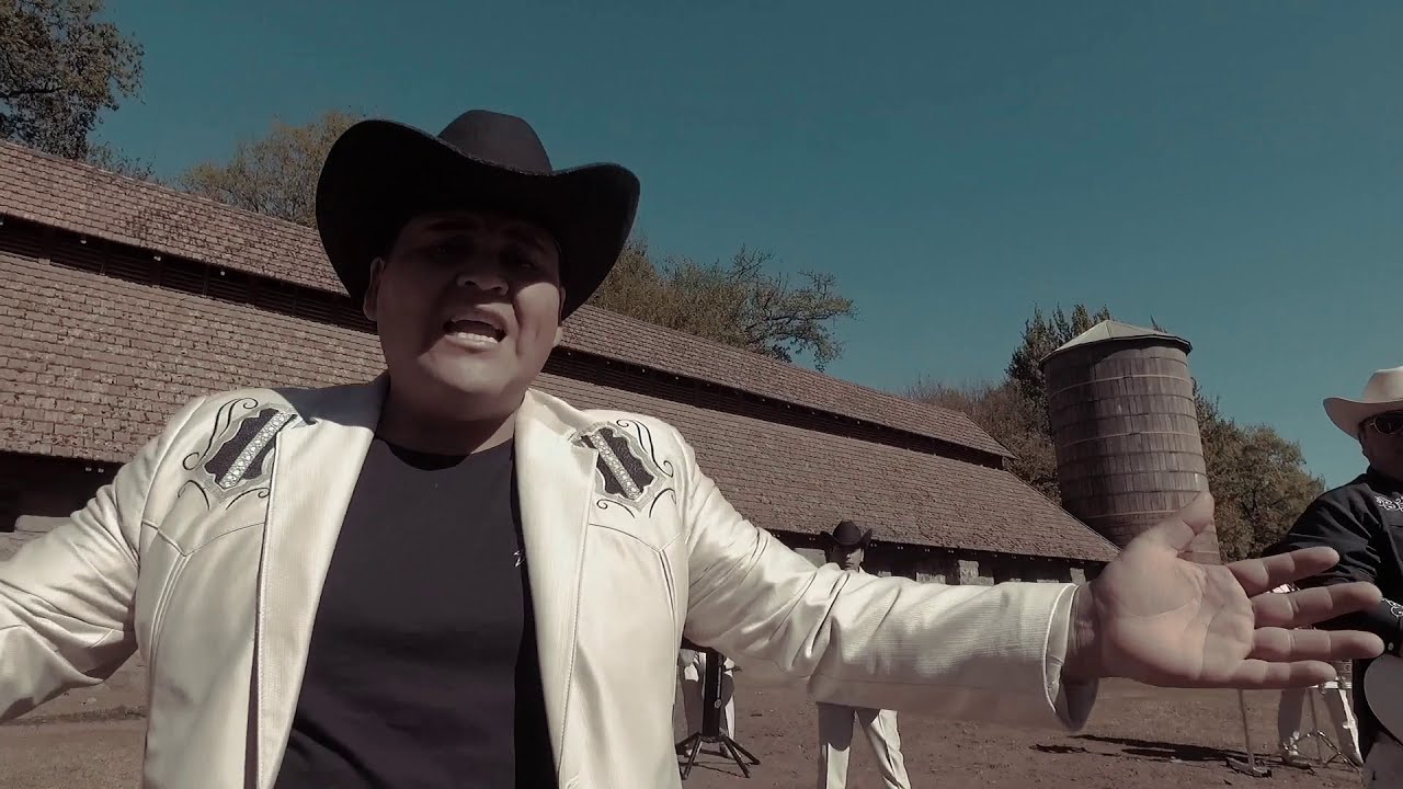 LOS CHARROS DE LUCHITO Y RAFAEL - MIRANDO LAS ESTRELLAS/   MOSQUTO REGALON