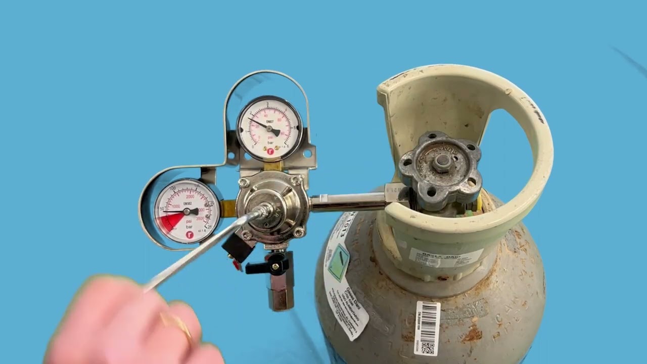 Cómo regular un regulador de CO2 a 2 bares