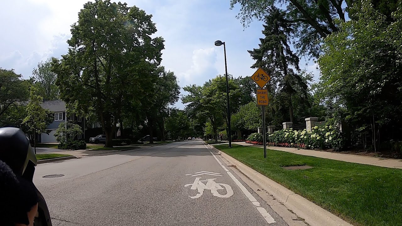 Sheridan Road bike ride through 