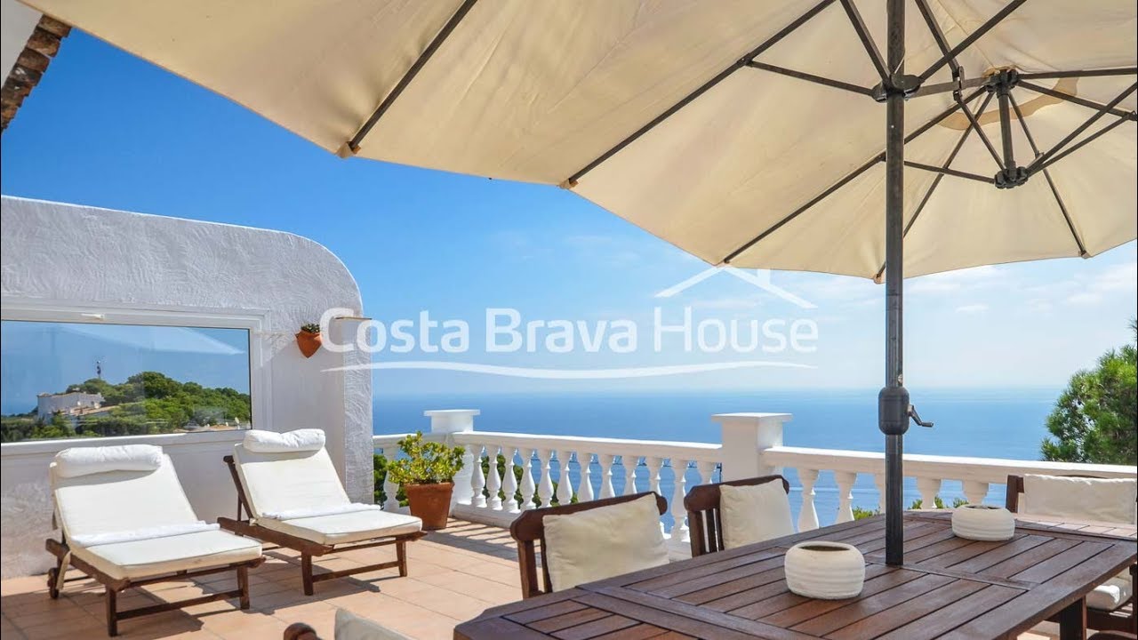 Villa con espectacular torreón de piedra e impresionantes vistas en Begur | Ref 2975V