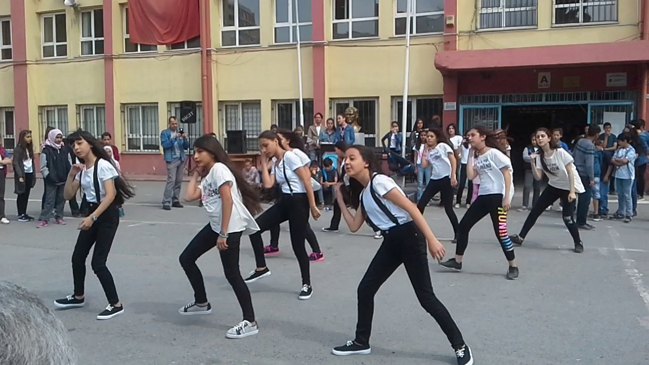 19 mayıs gösterisi adeyyo grubu