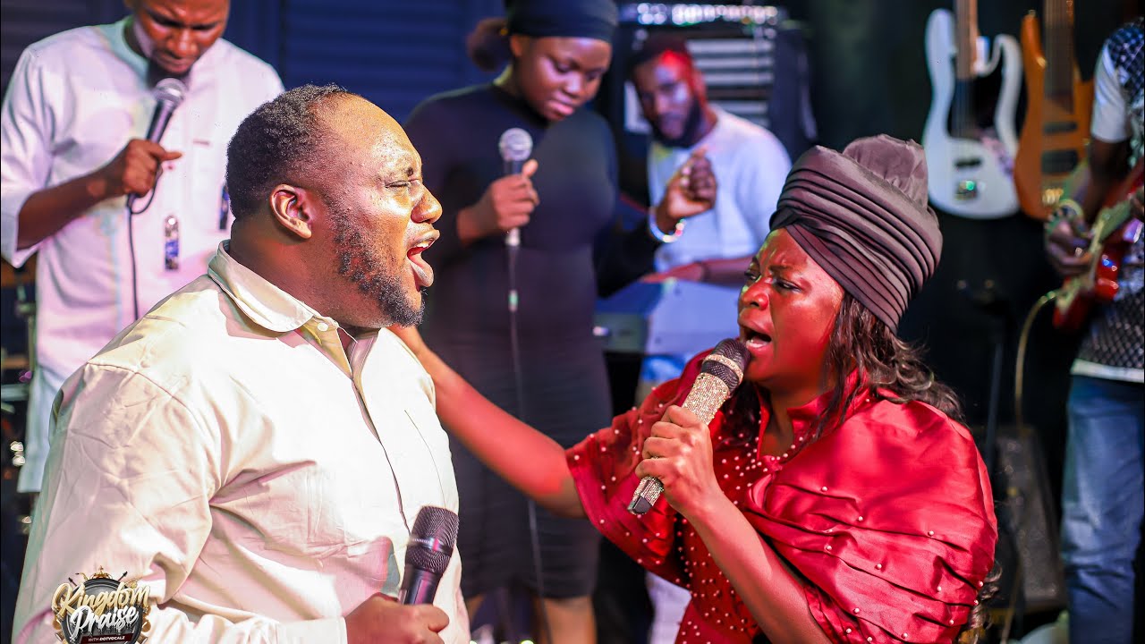 ADEYINKA ALASEYORI MINISTERS POWERFULLY @KINGDOM PRAISE WITH DOTVOCALZ @AdeyinkaAlaseyori  #viral
