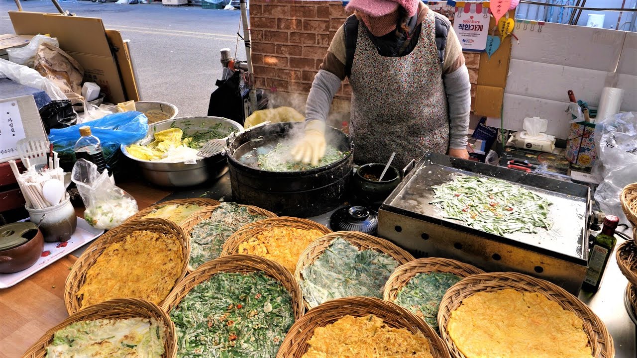 Мастер традиционных блинов корейской кухни (Чон), корейская уличная еда