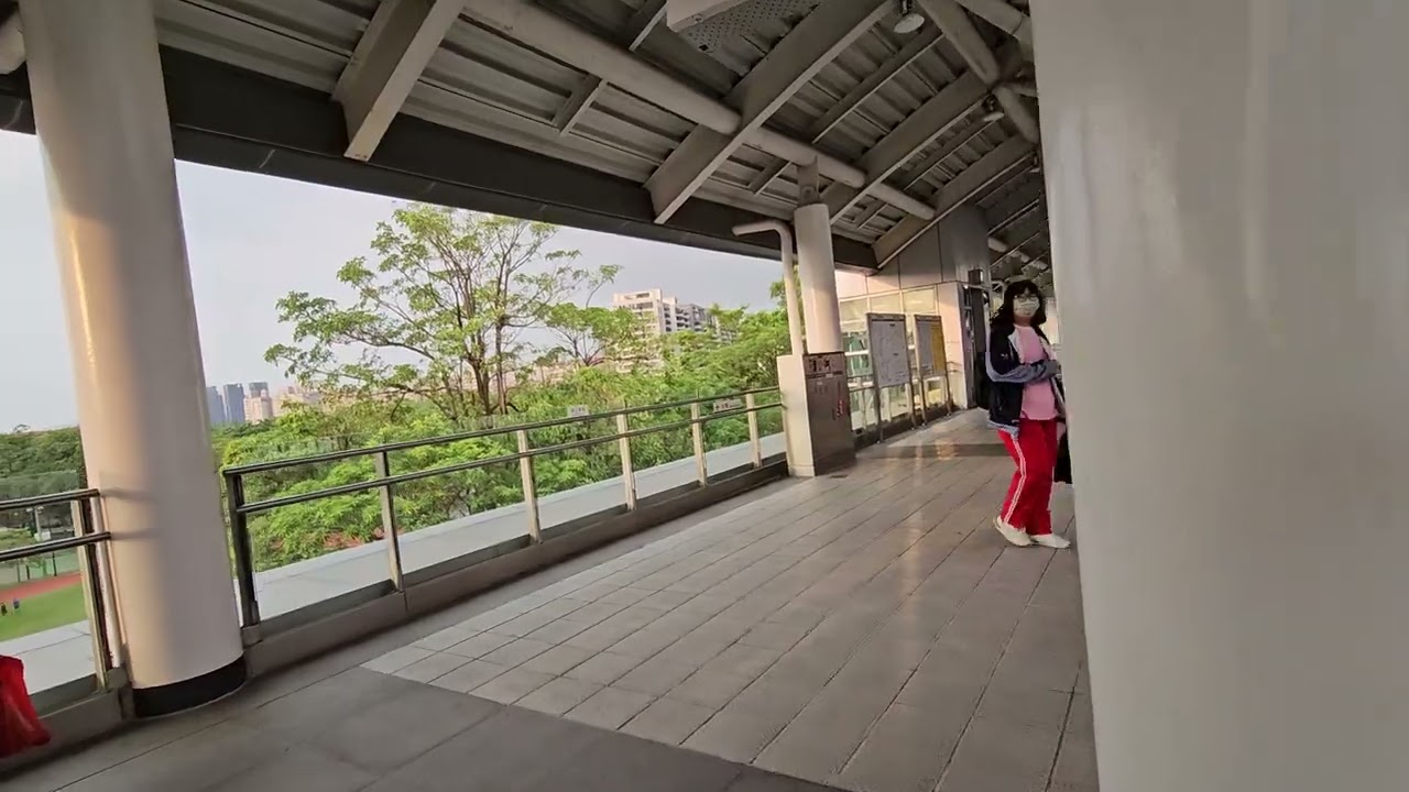Kaohsiung - Houjing (R20) - Platform #mrt #green #kaohsiung #redine #houjing