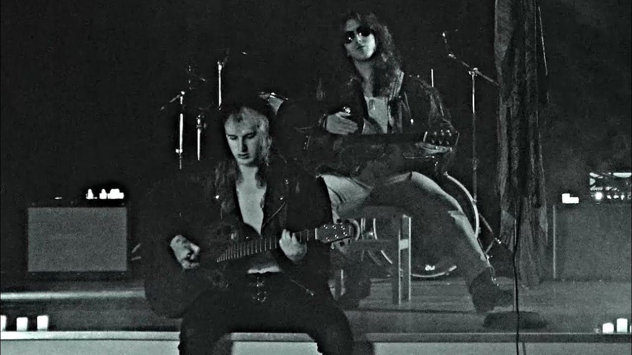 VÄIN WILD - RAISE THE BAR (OFFICIAL VIDEO)