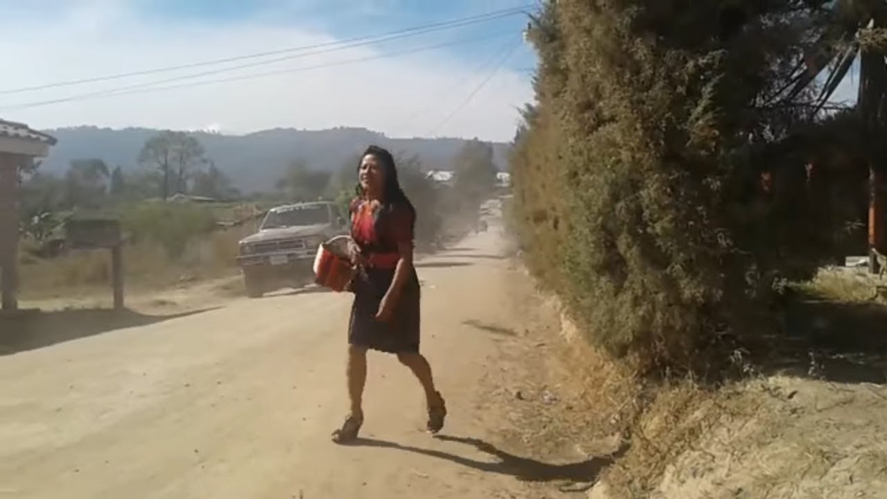 Pero si sos voz, tengo hambre de amor cuando te miro