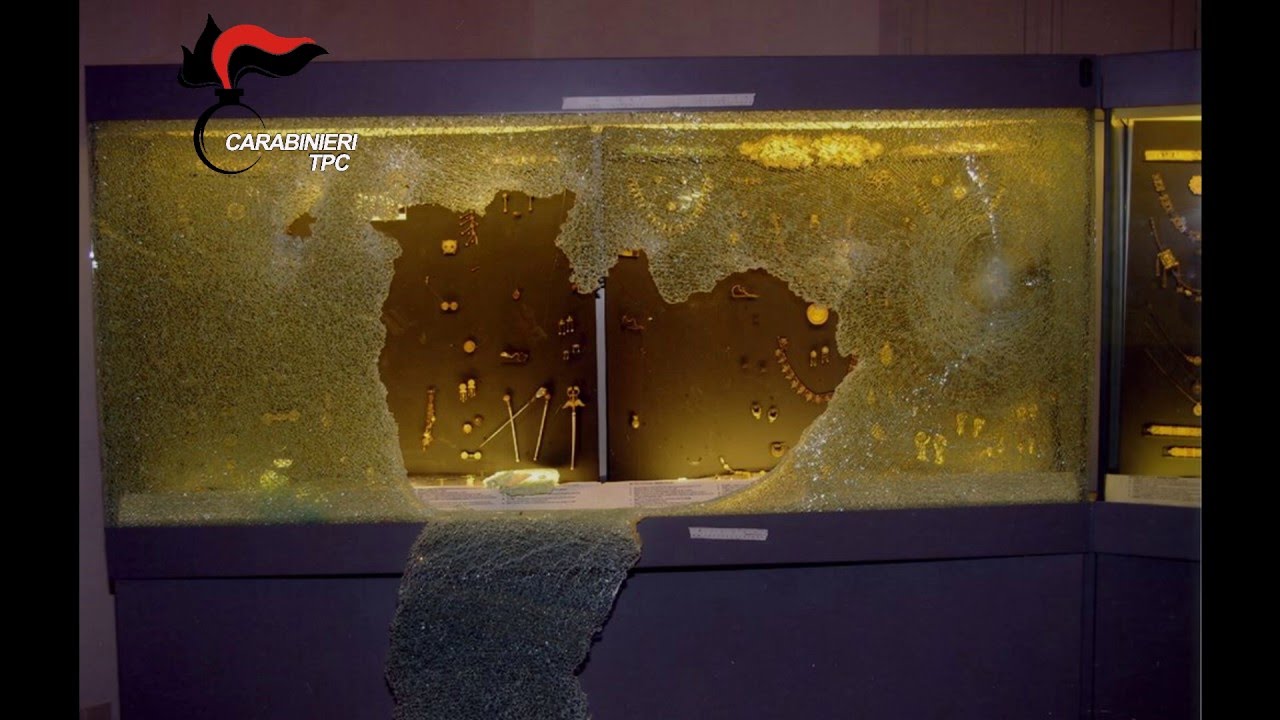 Roma, 14 aprile 2016 - I Carabinieri del TPC recuperano i preziosi della collezione c.d. Castellani