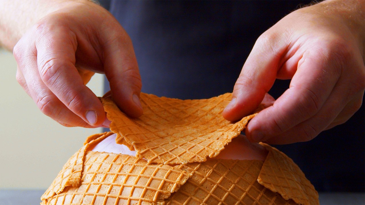 Gâteau glacé aux trois parfums de glace et au cœur de caramel