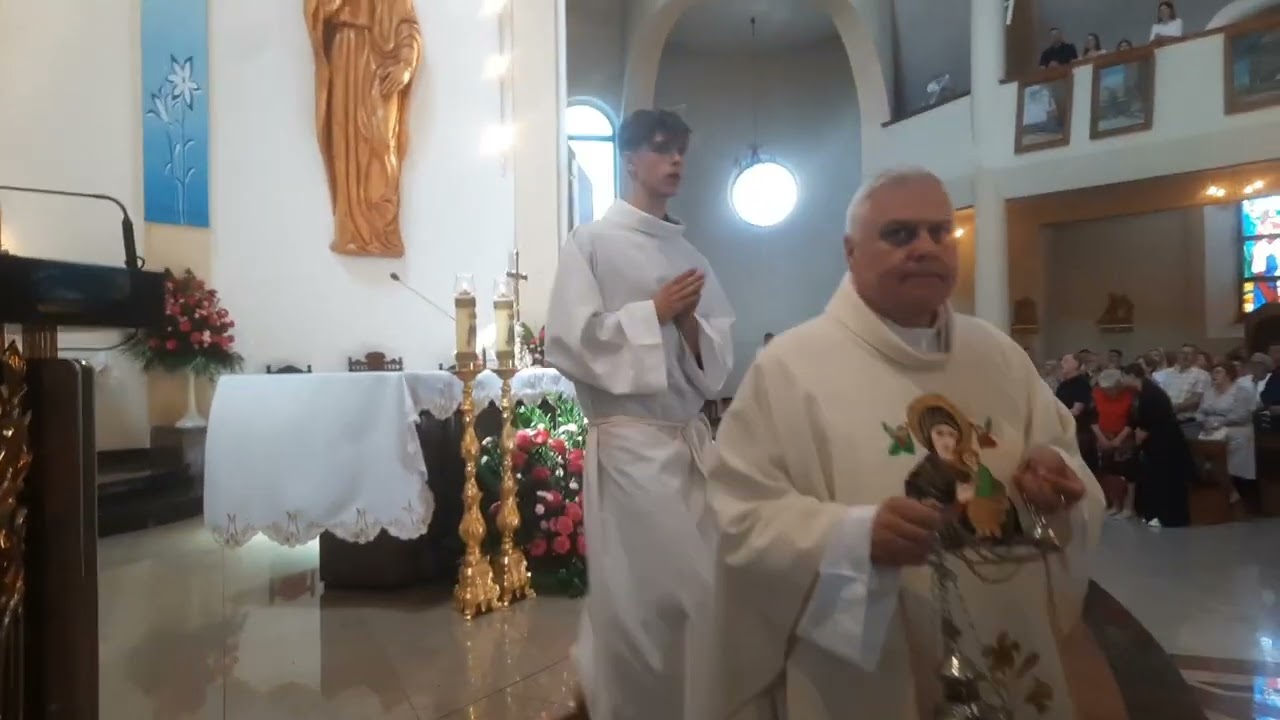 Uroczystości odpustowe, Parafia Matki Bożej Nieustajacej Pomocy w Lubartowie, procesja wejścia