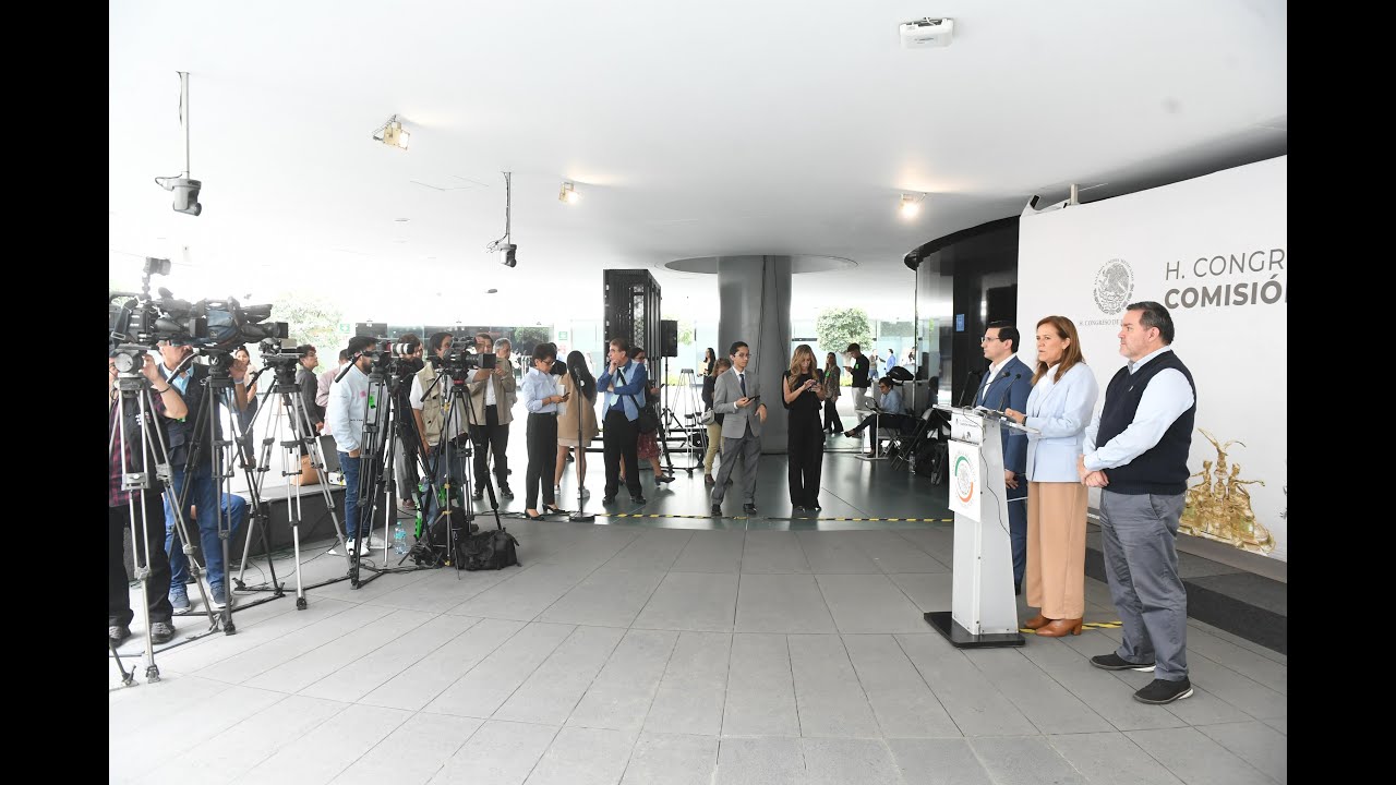 Conferencia de la diputada Margarita Zavala y los diputados Damián Retes y Federico Döring, del PAN