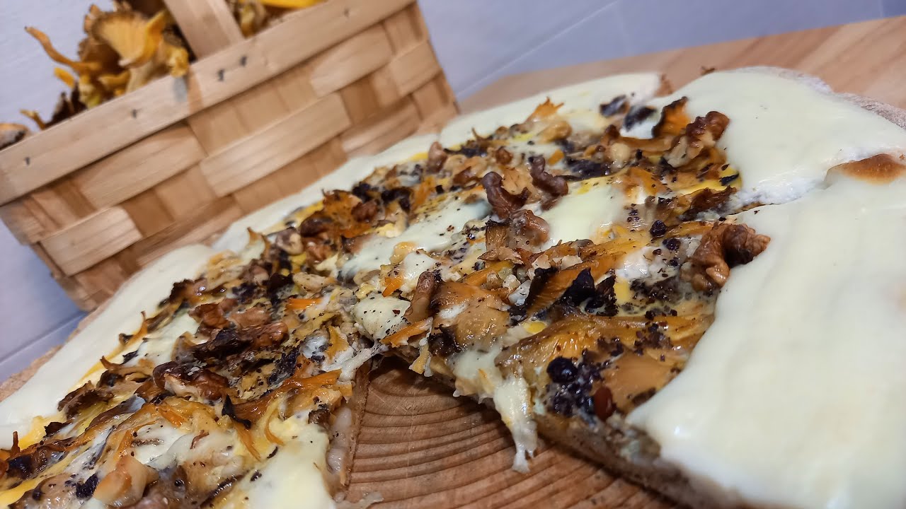 Pizza Craterellus lutescens (angula de monte)