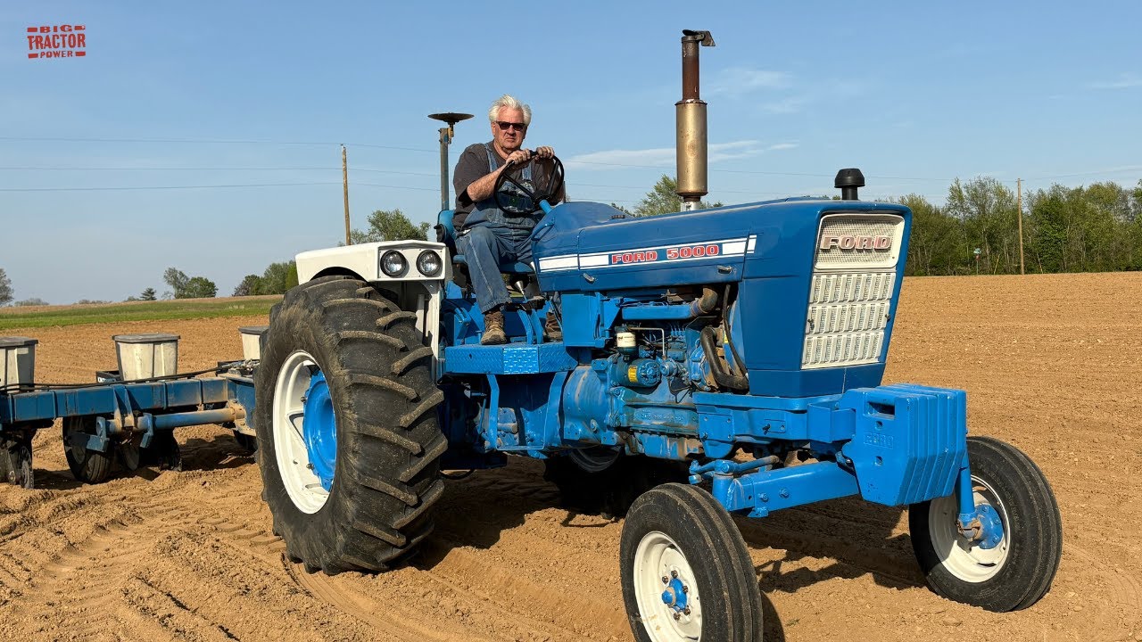 FORD 5000 Tractor Planting Corn
