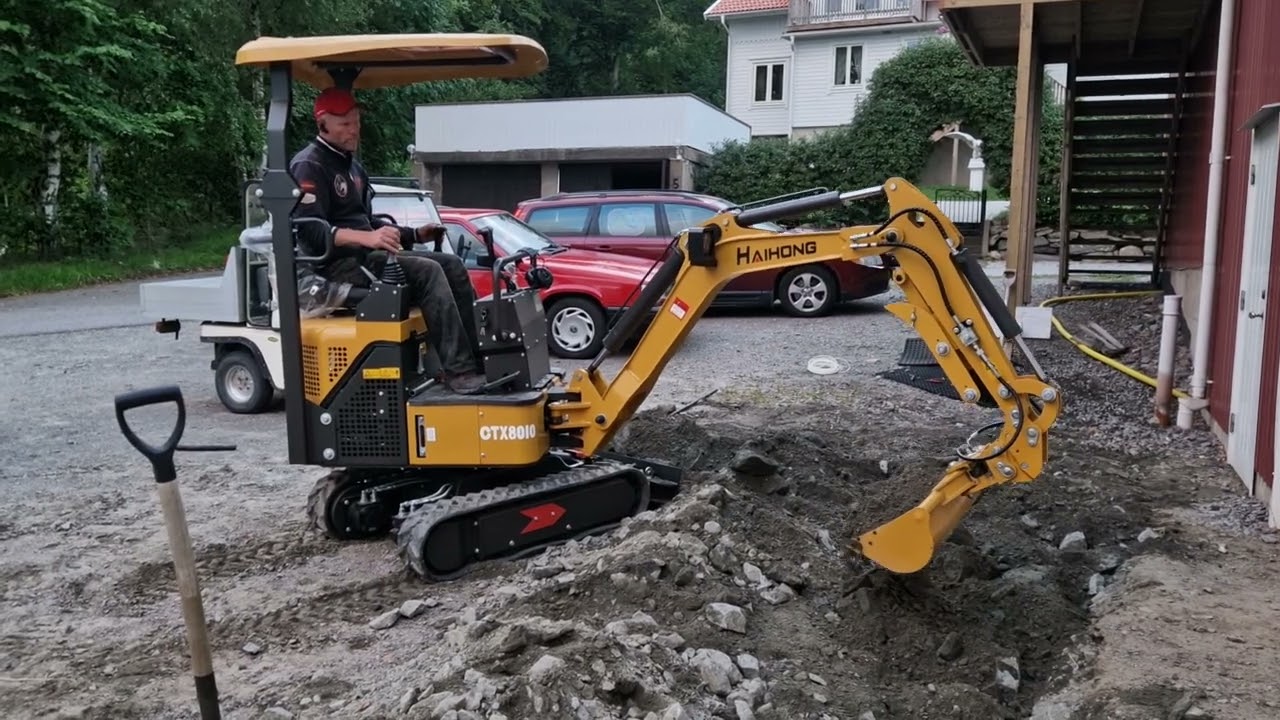 Nya Haihong ctx8010 minigrävare provkörs av Multiva ab