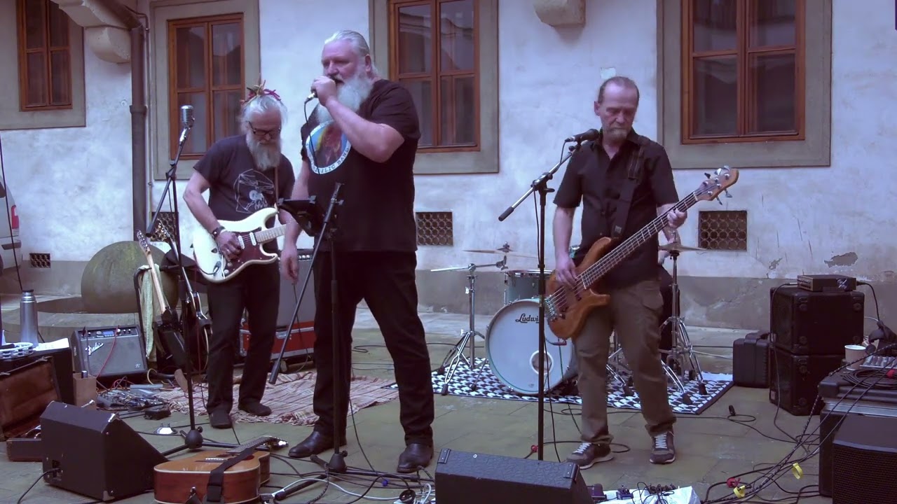 Den otevřených dveří v Domě pážat - koncert skupiny Svatopluk (26. 6. 2023)