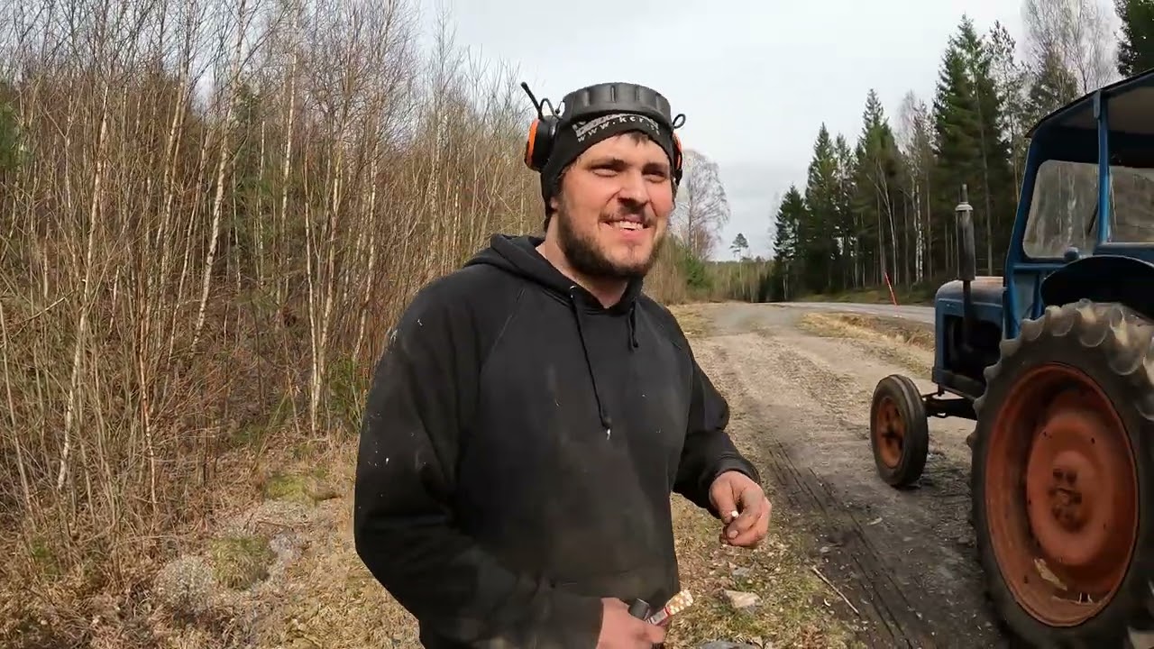 Råkar köpa ny traktor