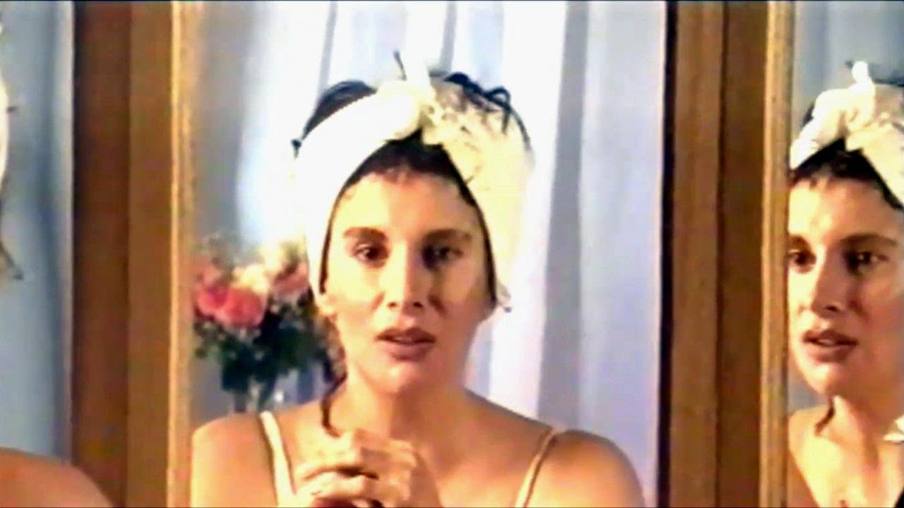 Gimnasia Facial con Nacha Guevara (Facial Gymnastics Routine, 1994)