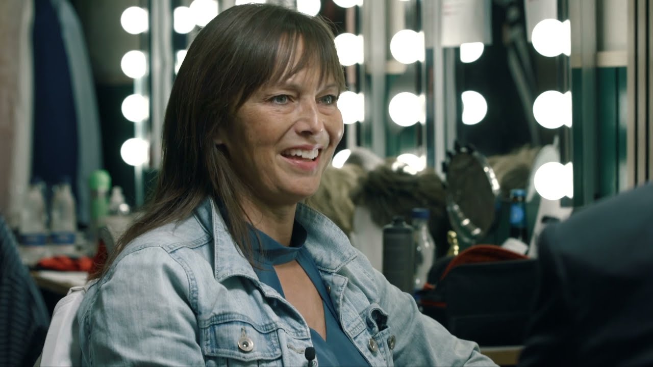 Bag om 2021 - Mette Marckmann - Fri