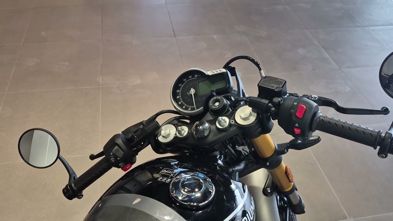 Triumph Speed 400 MY 25 with clip on handlebar