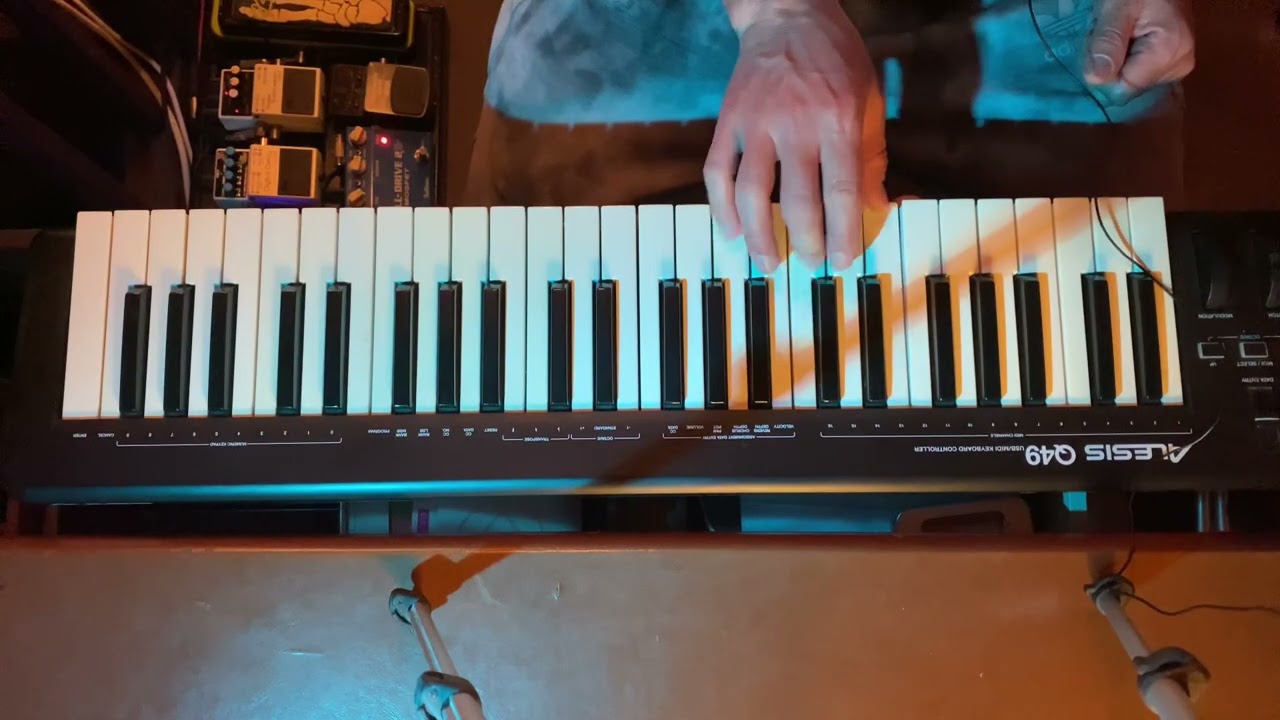 Triada y acorde de Do mayor en piano 🎹 (nivel principiante)