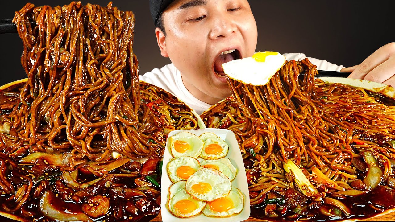 각종 해산물과 고기가 들어간 대왕쟁반짜장 2판에 계란후라이 먹방~!! 리얼사운드   ASMR Mukbang(Eating Show)
