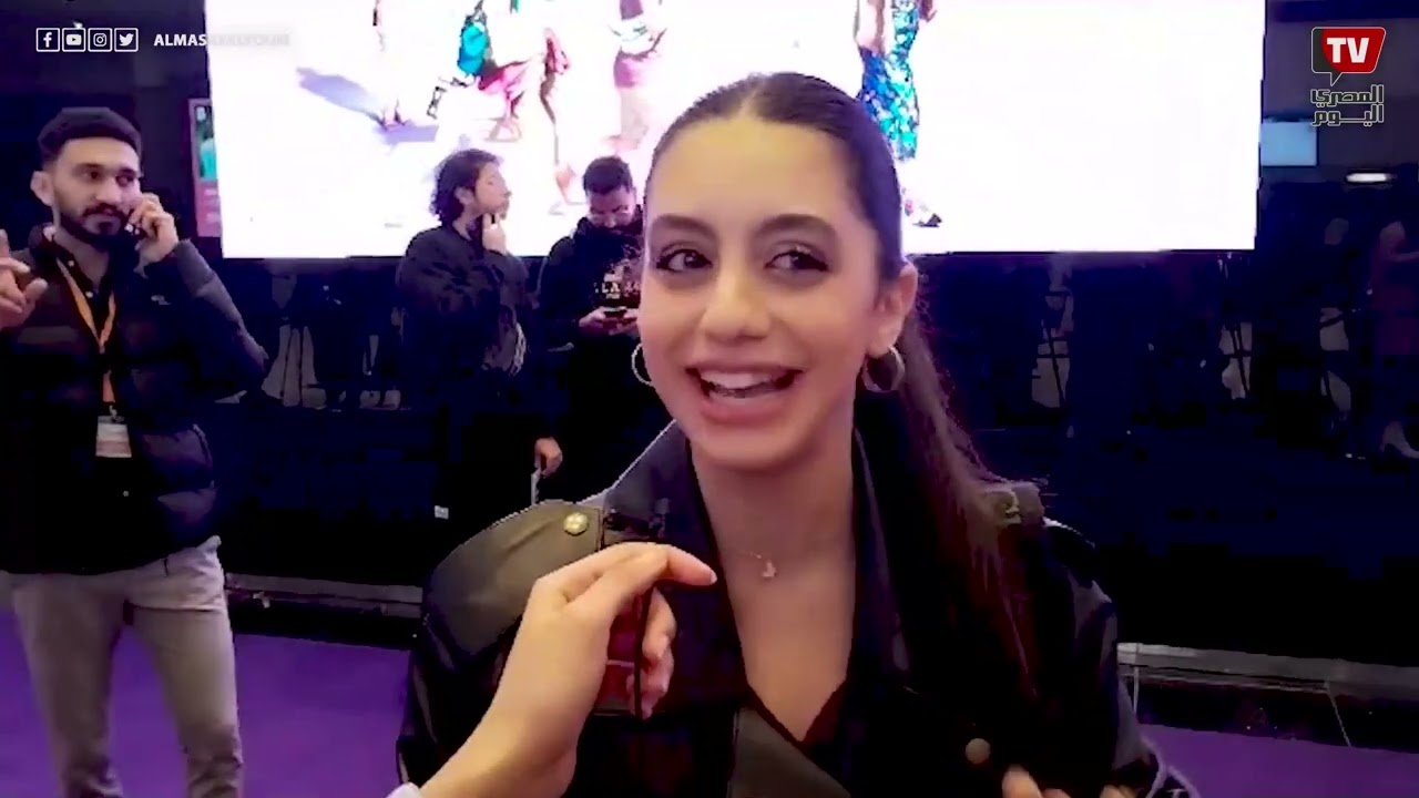 ياسمينا العبد: «باحب موضة التسعينيات عشان كده باخد هدوم ماما»