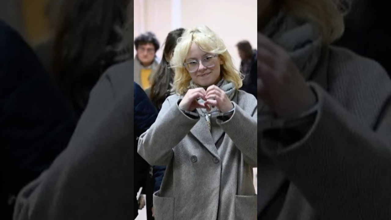 Российскую певицу арестовали за исполнение протестных песен в общественном месте