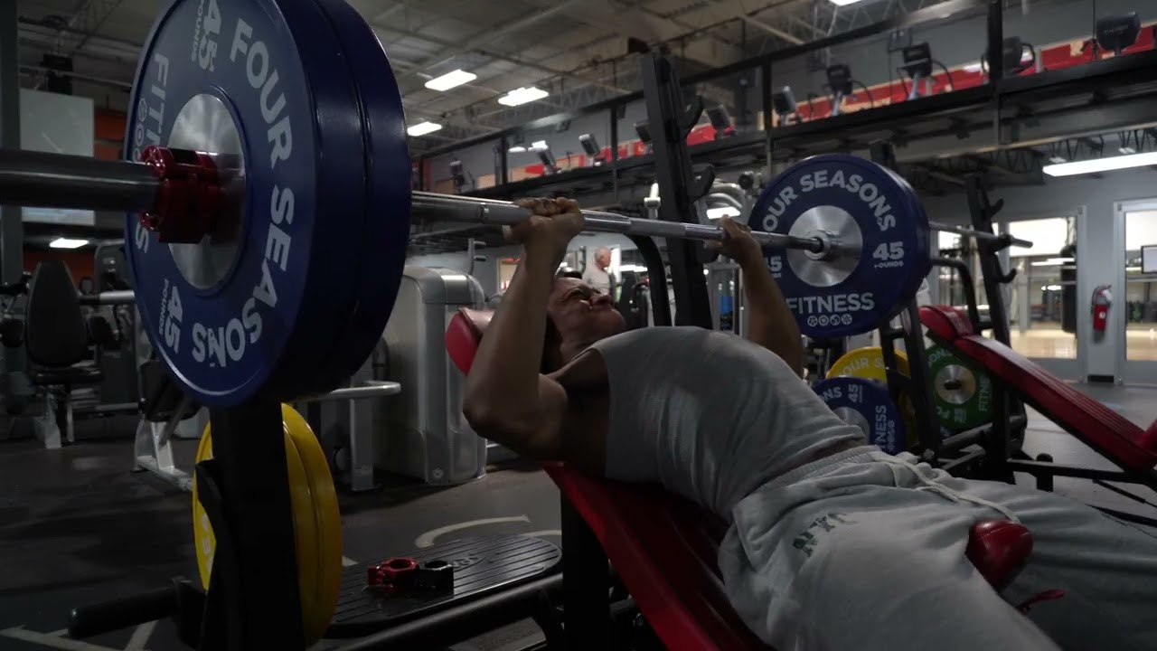 Chest Day With Injured Shoulder Pushing Through The Pain