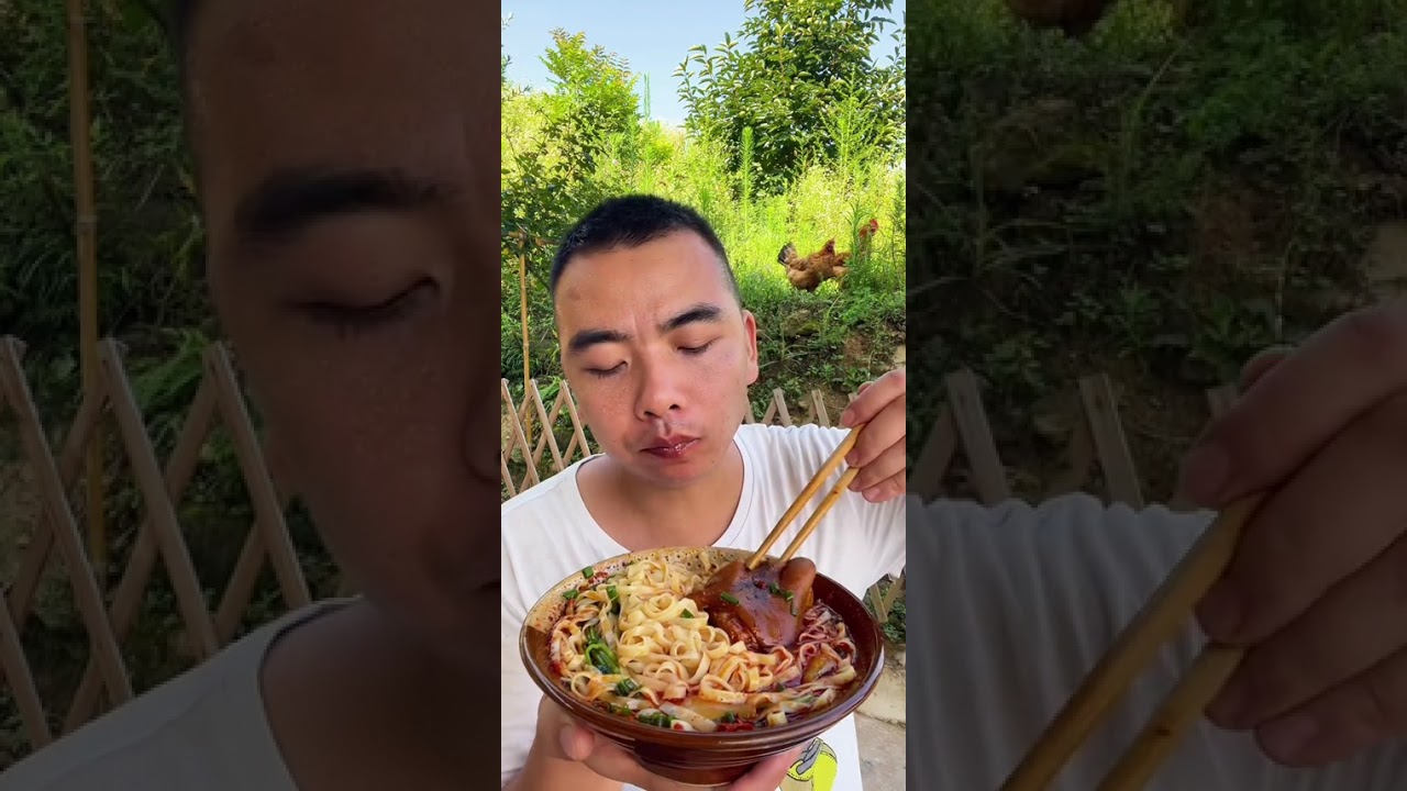 兄弟姐妹们 吃饭了哦 今天吃猪脚面条 简简单单又是一餐#抖音美食推荐官 #美食 #美食分享 @DOU+小助手