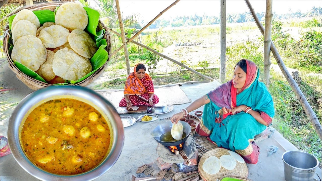 রাধা বোল্লভী  আর আলুর দম রান্না করে বাড়ির সবাইমিলে জমিয়ে খাওয়া দাওয়া