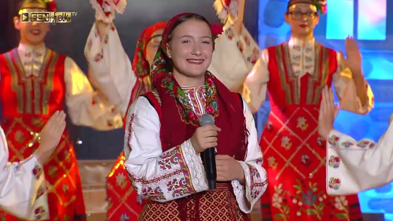 Mihaela Boyadzhiyska / Михаела Бояджийска - Шетам горе, шетам долу (Live - Детски Пирин Фолк 2025)